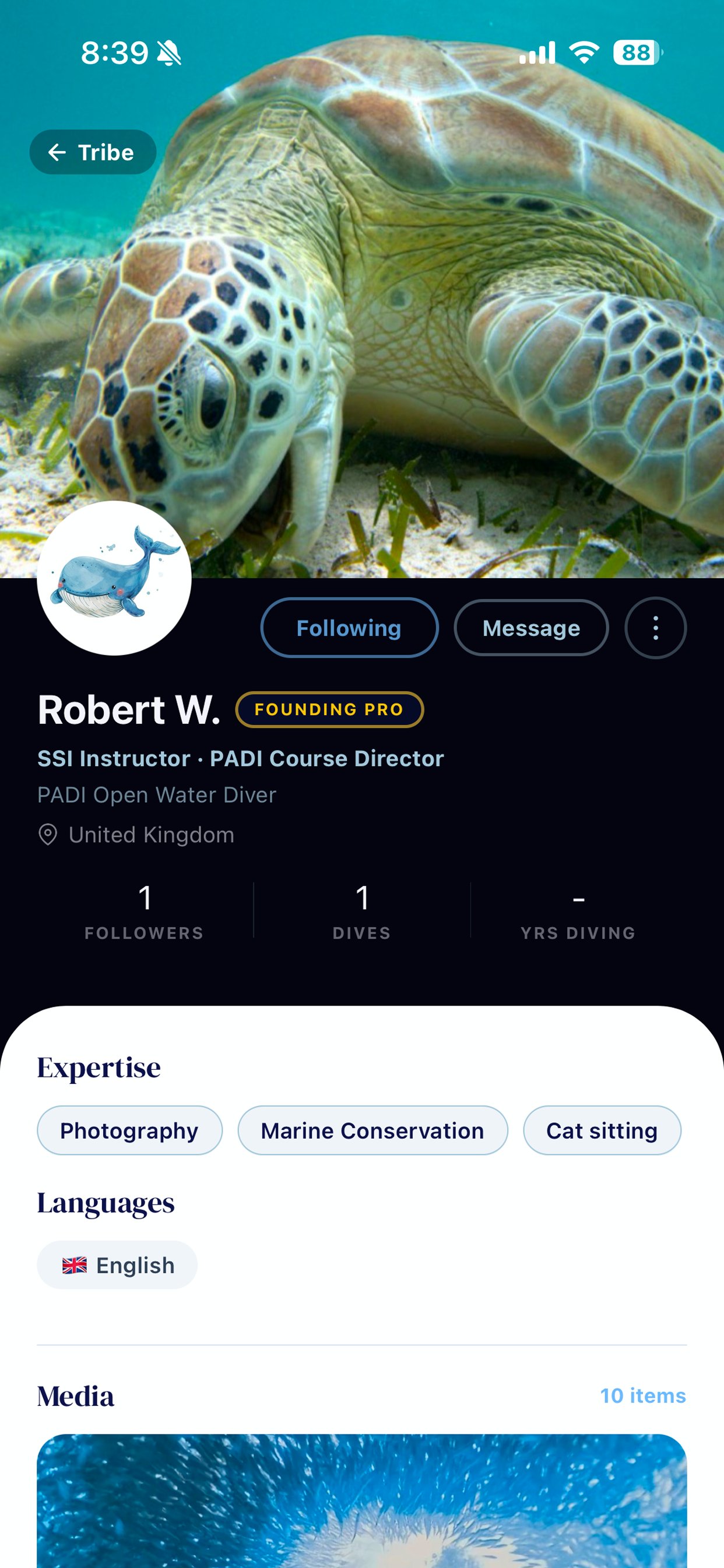 Follow Pro and instructor divers